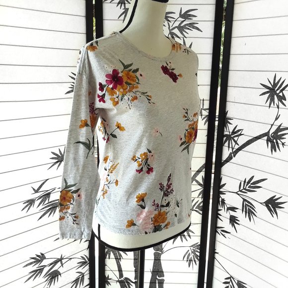 ❤️ Old Navy Silver Floral Print High Low Top 2/$15 - Picture 3 of 12